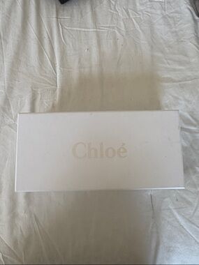 📦 Chloé Cream Logo Box
